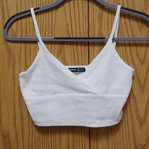 White SHEIN crop - Picture 1 of 3